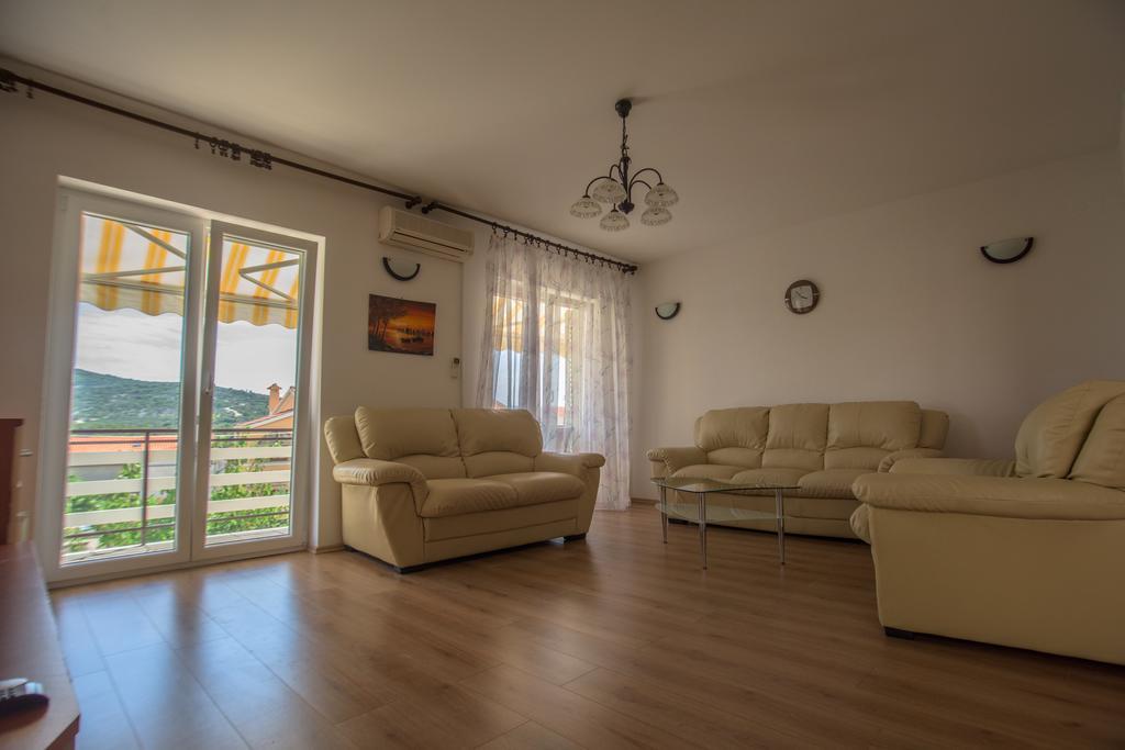 & Klemenc Apartment