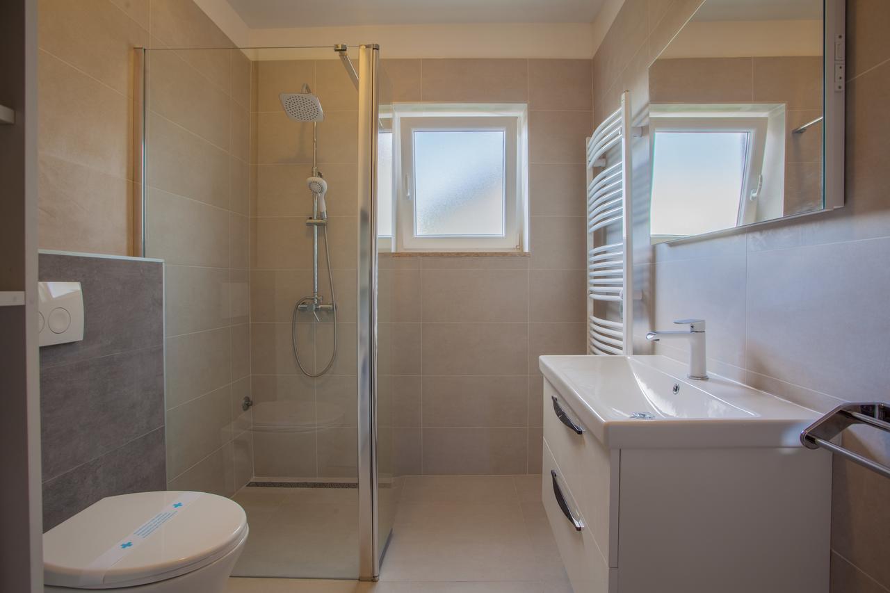 & Klemenc Apartment Cres