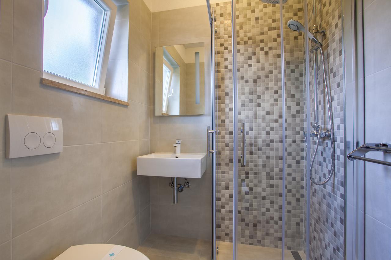 & Klemenc Apartment Cres